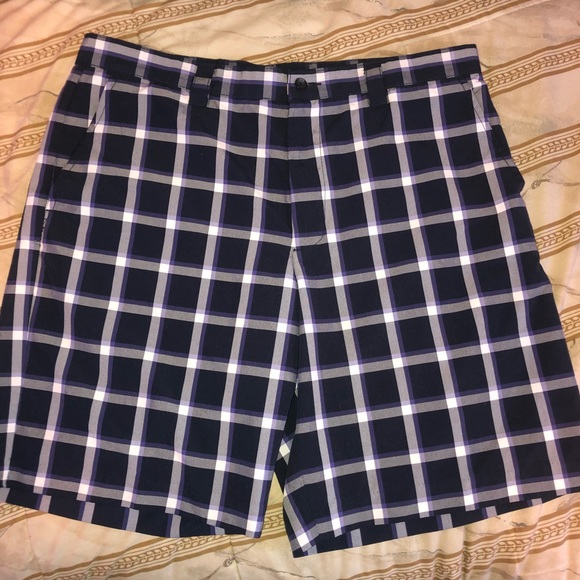 Izod shorts - Picture 1 of 3